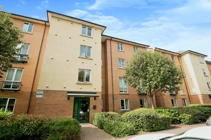 2 Bedroom Flat To Rent In Ffordd Garthorne, Cardiff, CF10