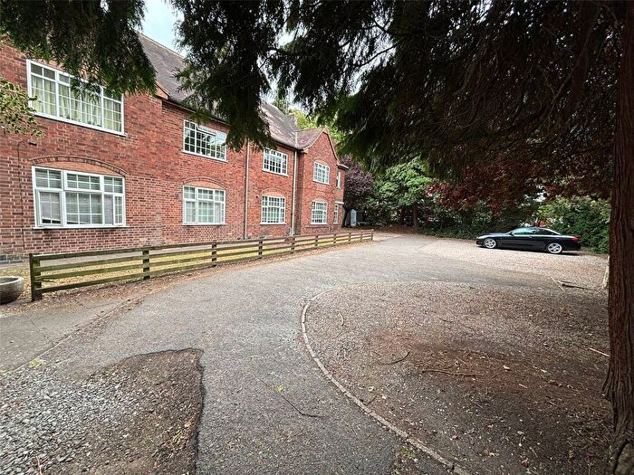 2 Bedroom Flat To Rent In Flat Glenwood Close, Stoneygate, Leicester, LE2