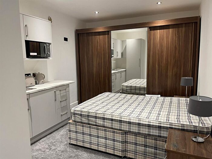 Studio To Rent In Copyground Lane, High Wycombe, HP12