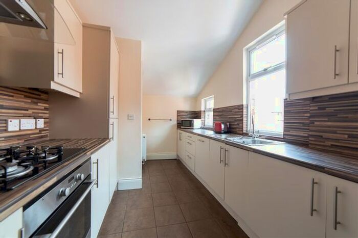 4 Bedroom Maisonette To Rent In Biddlestone Road, Newcastle Upon Tyne, NE6