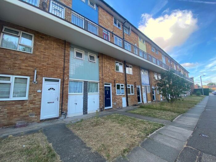 2 Bedroom Maisonette To Rent In Northbrooks, Harlow, CM19