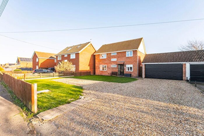 4 Bedroom Detached House For Sale In Louies Lane, Roydon, IP22