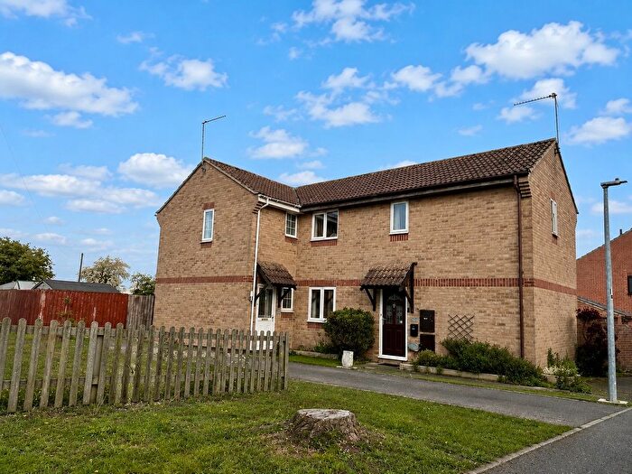 3 Bedroom Semi-detached House For Sale In Proud Close, Purton, SN5