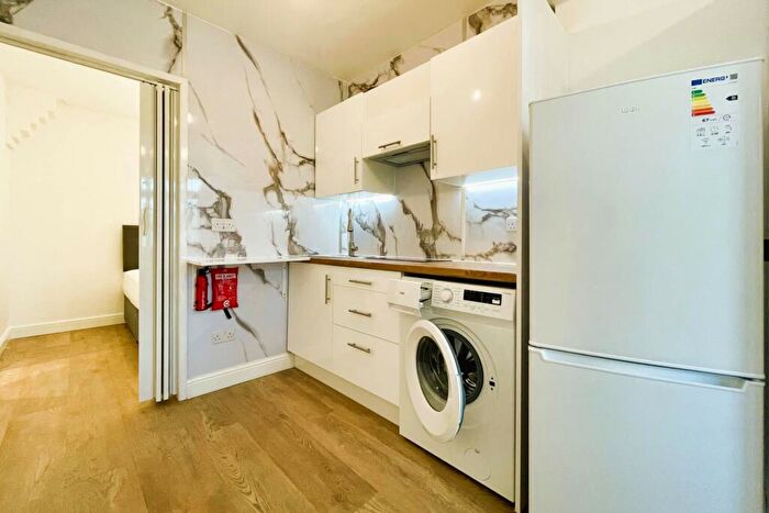 Studio To Rent In Lower Morden Lane, Morden, SM4