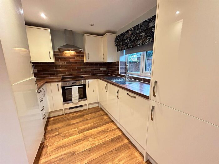 2 Bedroom Detached Bungalow To Rent In Hackness Drive, Scarborough, YO12