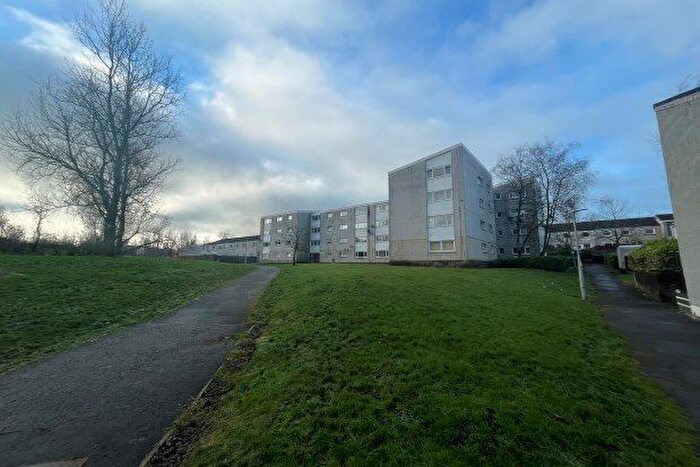 2 Bedroom Flat To Rent In North Berwick Crescent, Glasgow, G75