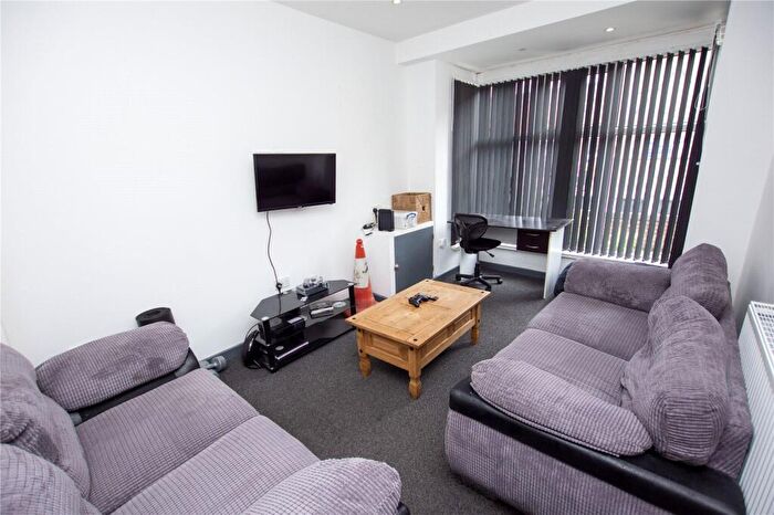 5 Bedroom House To Rent In Pershore Road, Selly Park, Birmingham, West Midlands, B29