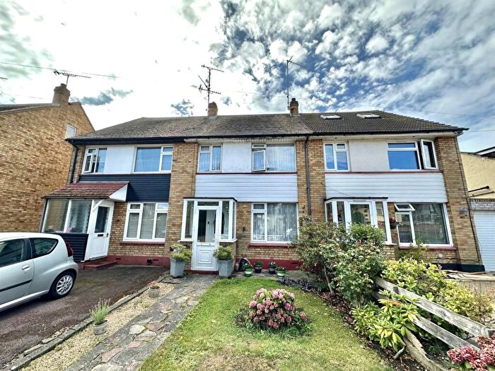 3 Bedroom Terraced House For Sale In Eastwood Old Road, Leigh-On-Sea, SS9