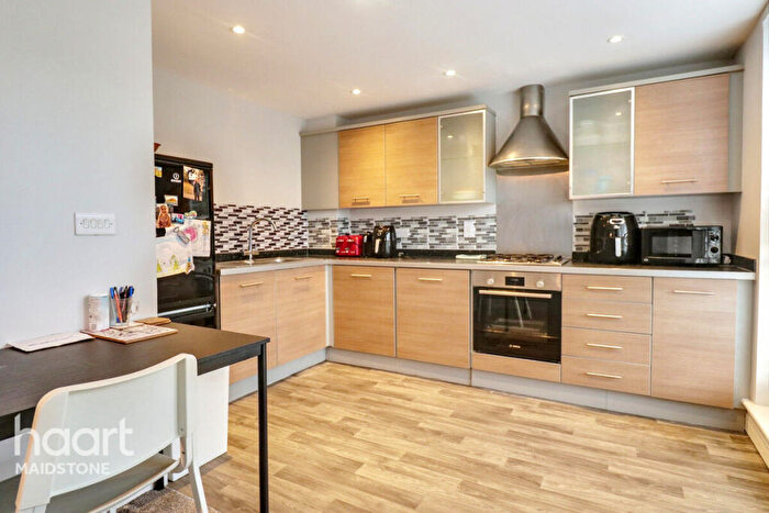 2 Bedroom Apartment For Sale In Clifford Way, Maidstone, ME16