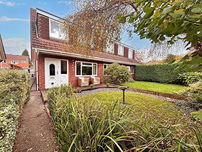 3 Bedroom Semi-Detached House For Sale In Manor Walk, Thornbury, BS35