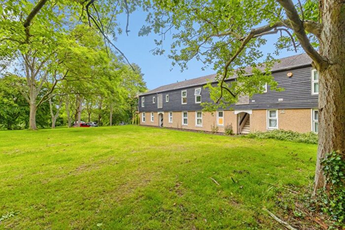 2 Bedroom Flat For Sale In Campion, Great Linford, Milton Keynes, Buckinghamshire, MK14