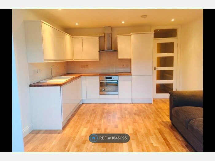 2 Bedroom Flat To Rent In Vicarage Grove, Camberwell Brixton, Oval Elephant &amp; Castle, SE5