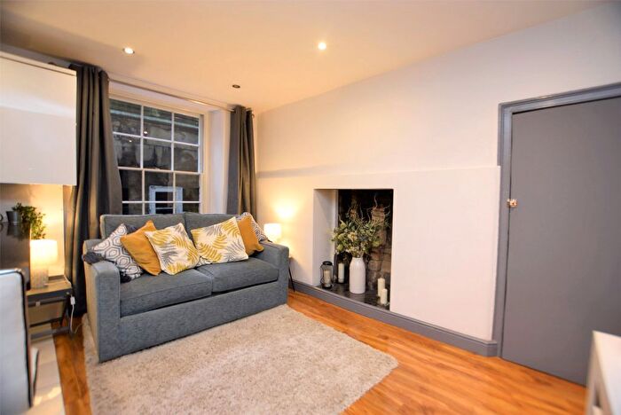 1 Bedroom Flat To Rent In Albion Terrace, Bath, BA1