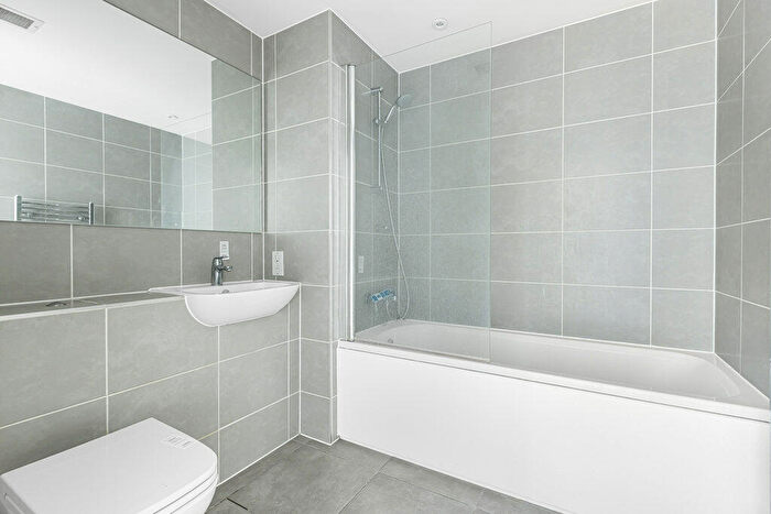 1 Bedroom Apartment For Sale In City Road, London, EC1V
