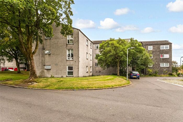2 Bedroom Flat For Sale In Cedar Road, Cumbernauld, Glasgow, North Lanarkshire, G67