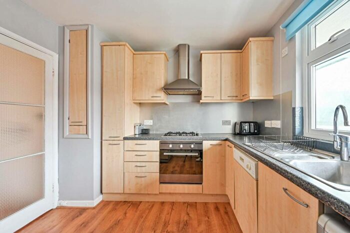 2 Bedroom Flat For Sale In Cranes Park, Surbiton, KT5