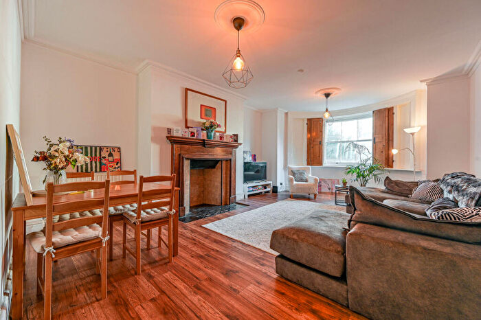 2 Bedroom Flat To Rent In Shooters Hill Road, Blackheath, London, SE3