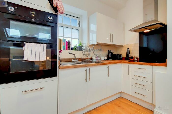 2 Bedroom Flat To Rent In Ramsden Road, Balham, London, SW12