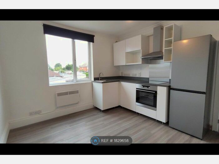 2 Bedroom Flat To Rent In Dawley Road, Hayes, UB3