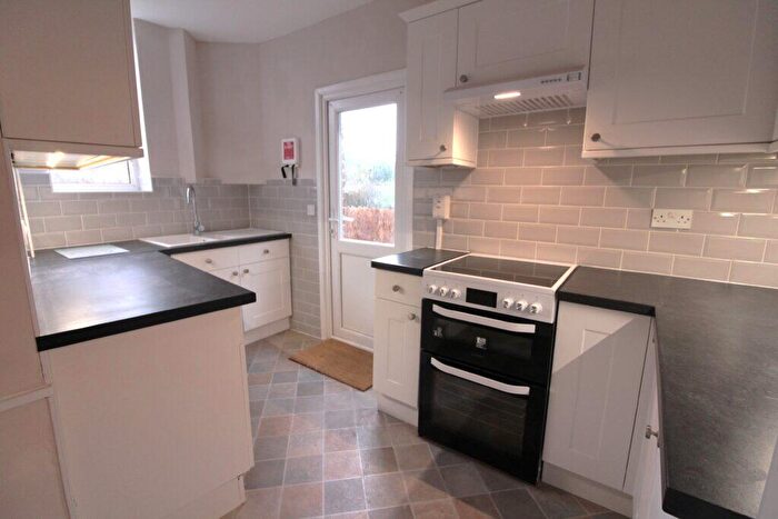 2 Bedroom Maisonette To Rent In Myddelton Avenue, EN1