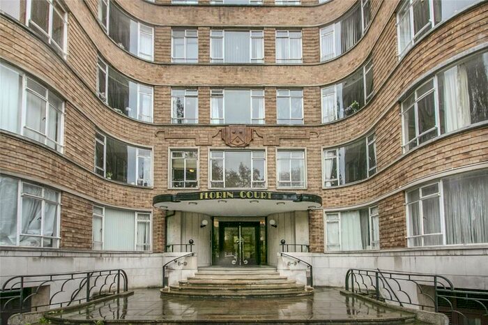 Apartment To Rent In Charterhouse Square, London, EC1M