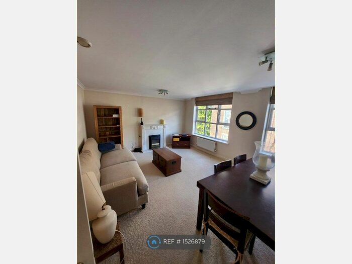 2 Bedroom Flat To Rent In Royal Westminster Lodge, London, SW1P