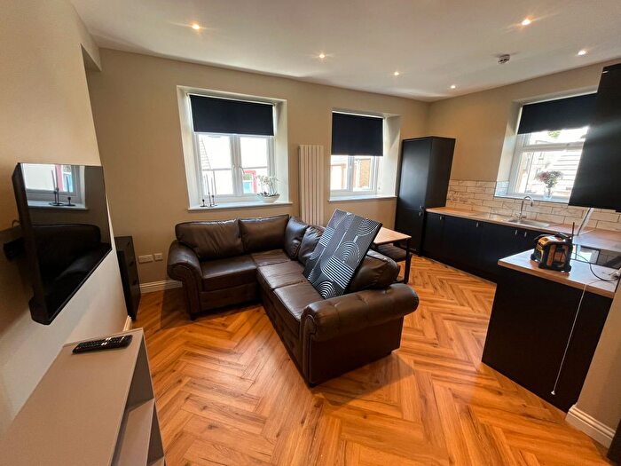 3 Bedroom Flat To Rent In Westbury Street, Swansea, SA1