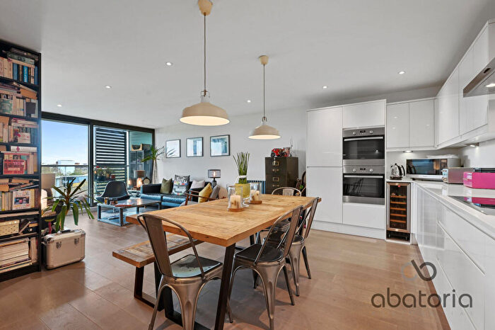 2 Bedroom Apartment For Sale In Copperfield Road, London, E3