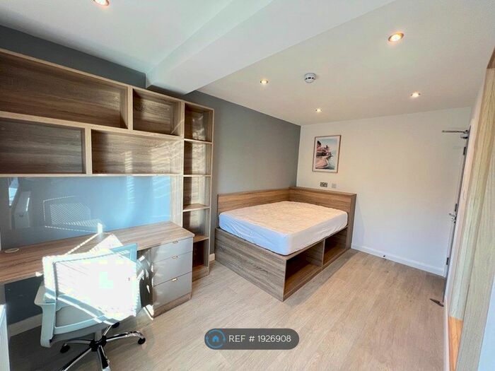 6 Bedroom Detached House To Rent In Charter Avenue, Coventry, CV4