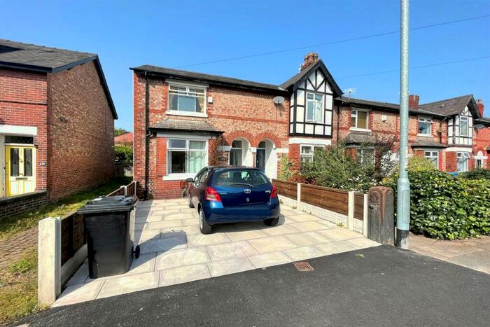 2 Bedroom Semi-Detached House To Rent In Old Hall Road, Sale, M33
