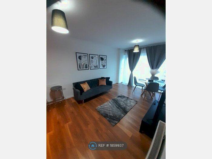 2 Bedroom Flat To Rent In Peebles Court, Croydon, CR0