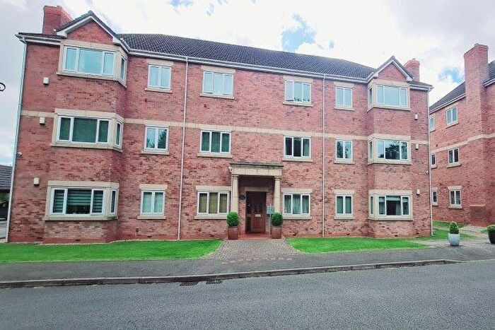 3 Bedroom Flat To Rent In Chester Road, Wrecsam, LL12