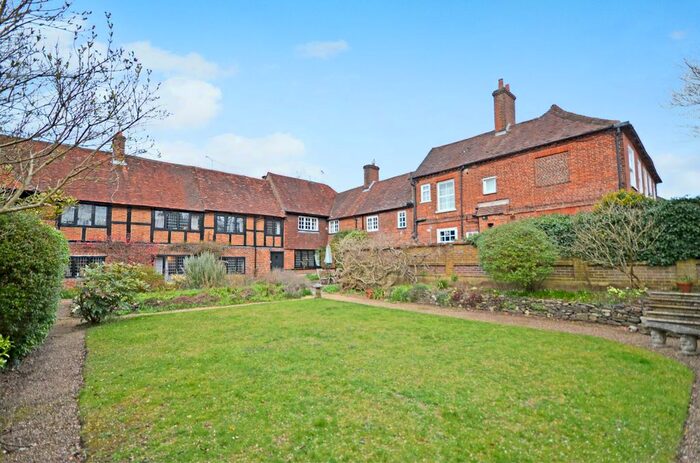 2 Bedroom Flat To Rent In Broomleaf House, Waverley Lane, Farnham, Surrey, GU9