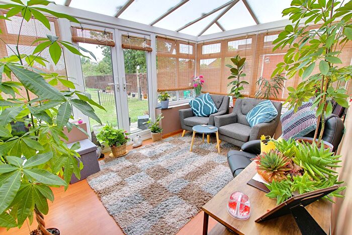 3 Bedroom Semi-Detached House For Sale In Peyton Avenue, March, PE15