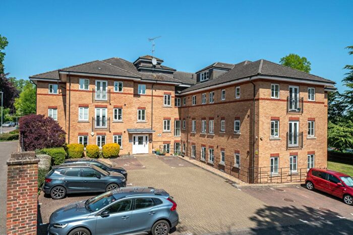 2 Bedroom Flat To Rent In Heath Lane, Smeathman Court Heath Lane, HP1