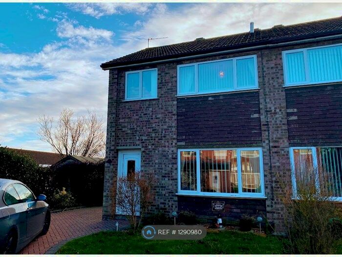 3 Bedroom Terraced House To Rent In Manor Leas Close, Lincoln LN6