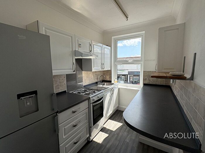 2 Bedroom Flat To Rent In Torquay Road, Paignton, TQ3