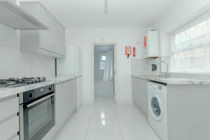3 Bedroom End Of Terrace House To Rent In Morley Road, London, E10