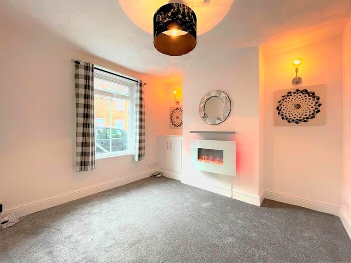 4 Bedroom Terraced House To Rent In Hoxton Road, Scarborough, YO12