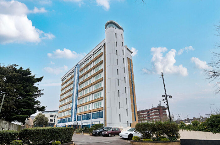 2 Bedroom Apartment For Sale In Sherman Road, Bromley, BR1