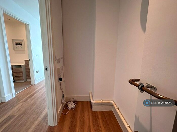 1 Bedroom Flat To Rent In Atria House, Slough, SL1