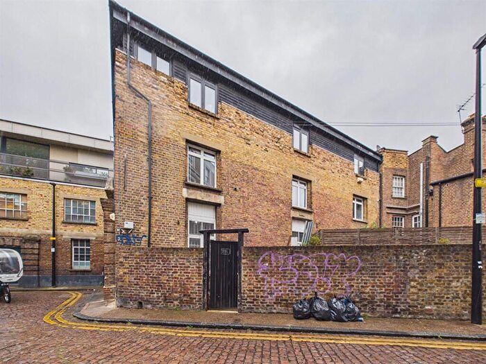 4 Bedroom Apartment To Rent In Shacklewell Street, Shoreditch, E2
