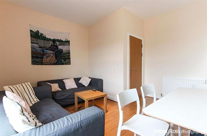 7 Bedroom Private Halls To Rent In Richmond Road, Roath, CF24