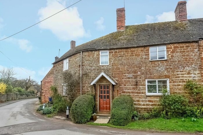 2 Bedroom Cottage To Rent In Wigginton, Banbury OX15