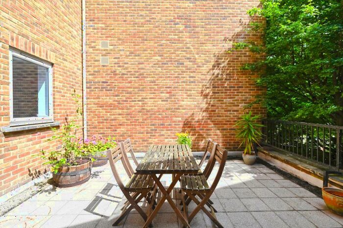 1 Bedroom Apartment To Rent In Lockview Court Narrow St, E14