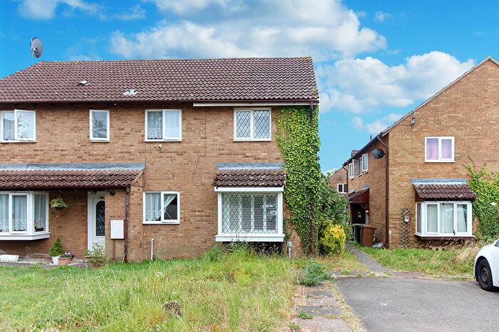 2 Bedroom End Of Terrace House For Sale In Senwick Drive, Wellingborough, NN8