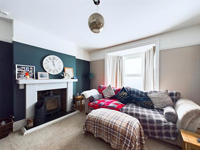 4 Bedroom Detached House For Sale In Brackenborough Road, Louth, LN11