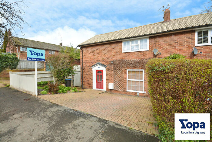 4 Bedroom Semi Detached House For Sale In Kirklands, Welwyn Garden City, AL8