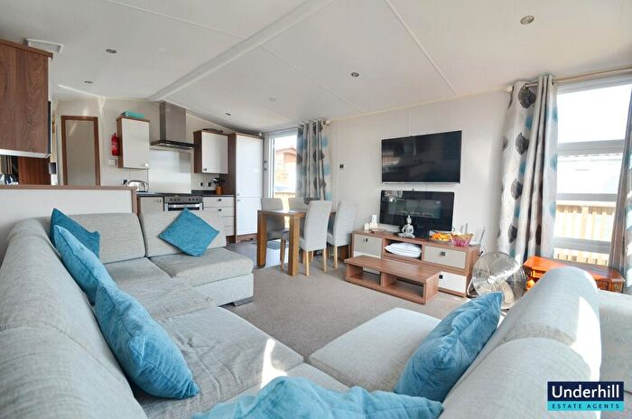 2 Bedroom Park Home For Sale In Oakcliff Holiday Park, Dawlish Warren, Dawlish, EX7