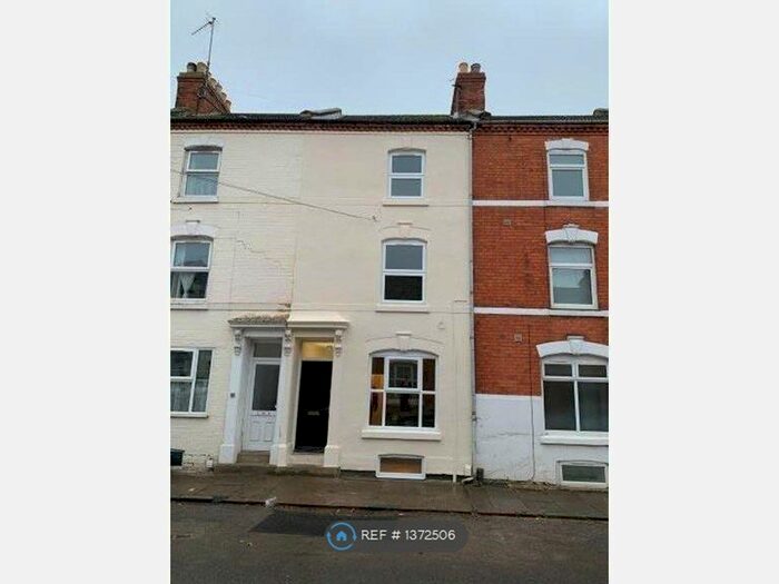 2 Bedroom Flat To Rent In Hood Street, Northampton, NN1